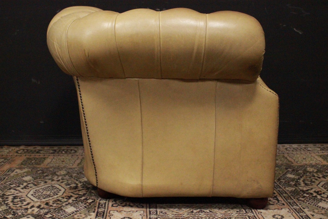 Poltrona originale Chesterfield club in pelle marrone chiaro (857) – Divani  originali Chesterfield Brescia vendita e noleggio