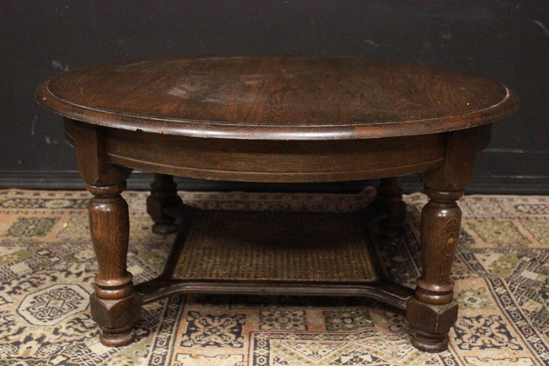 Tavolo/Tavolino tondo in legno scuro (969)